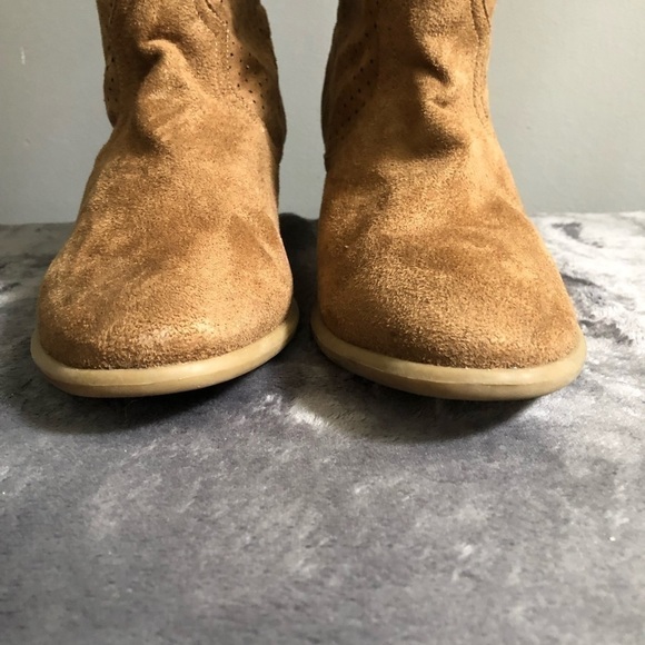 𝅺AMERICAN‎ Eagle suede ankle boots size 9 - Picture 2 of 9